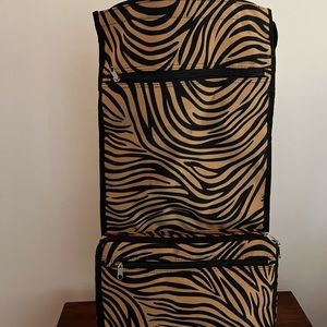 Fun animal print rolly/folding travel bag.